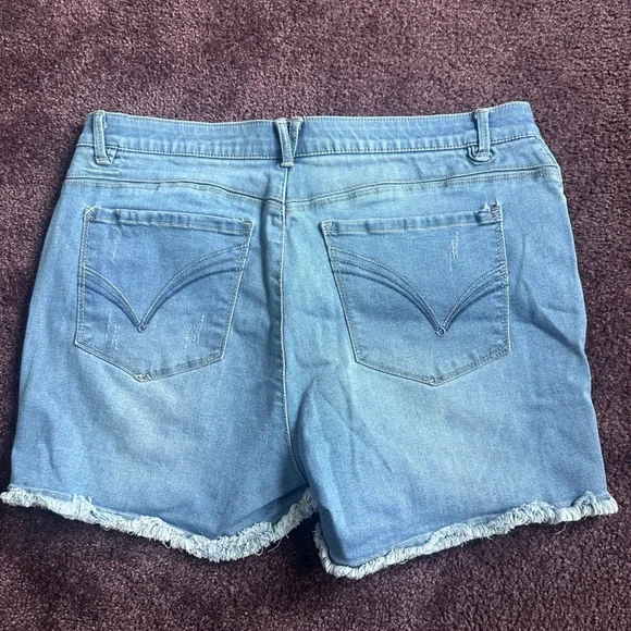 Democracy Jean Shorts - Picture 2 of 2